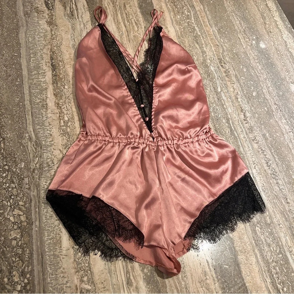 Pink Satiny Sleep Romper with Black Lace Detail Size L - Picture 1 of 7